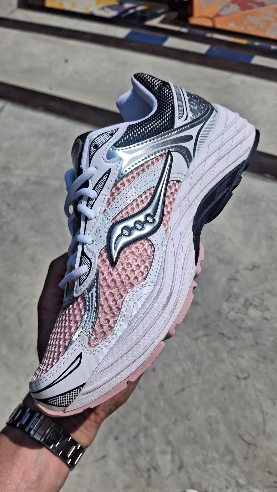 SAUCONY PROGRID OMNI 9 OG &