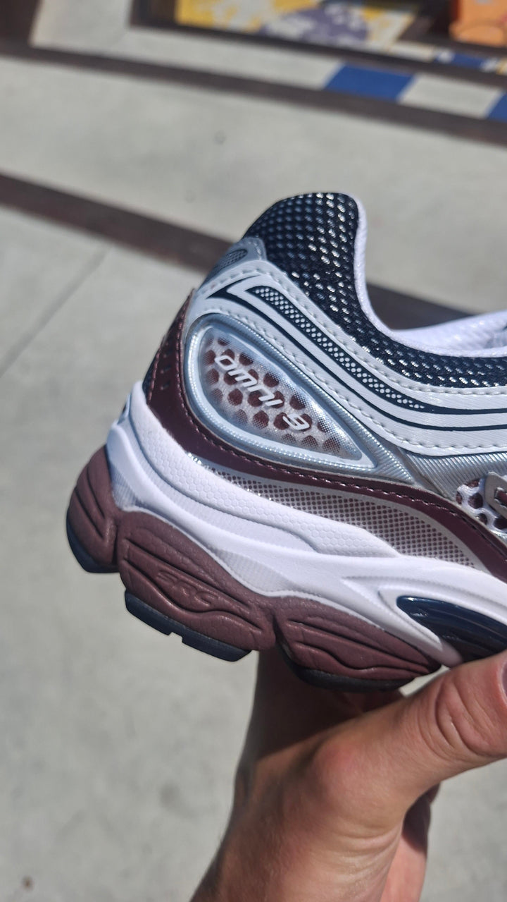 SAUCONY PROGRID OMNI 9 OG &