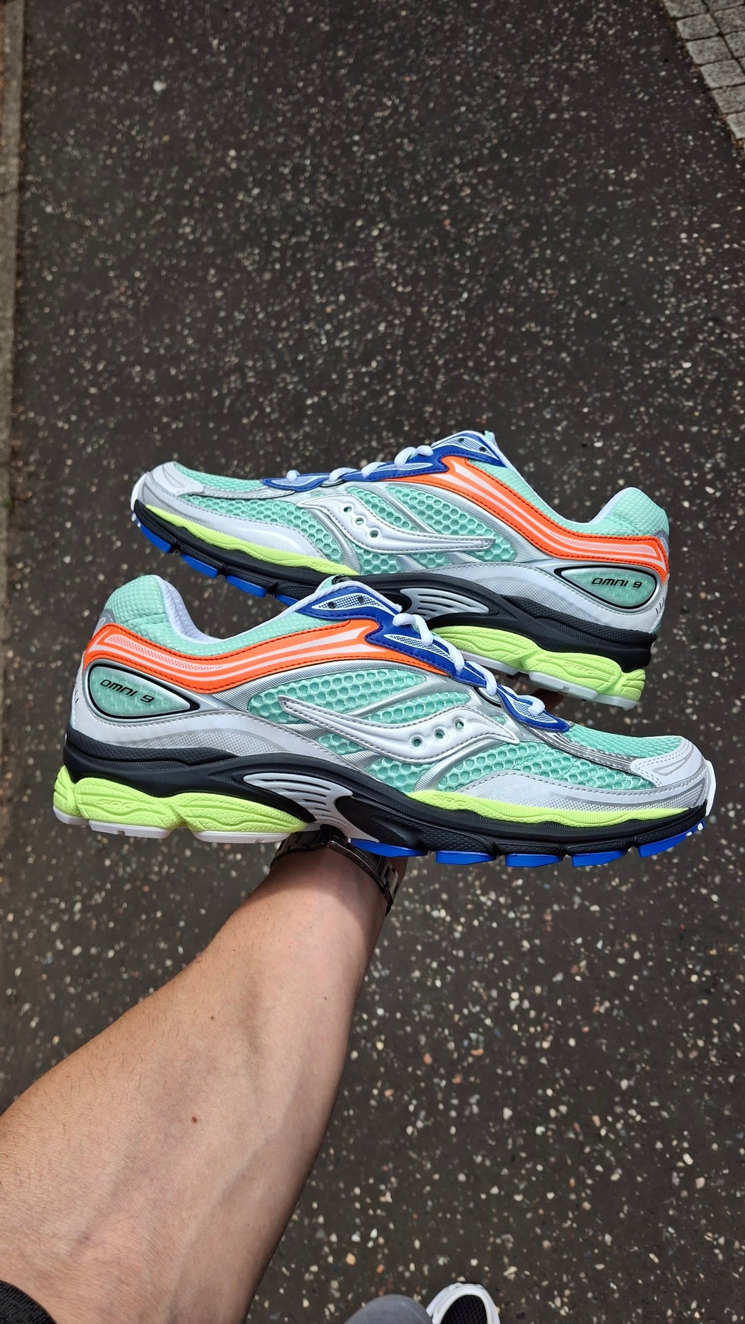 SAUCONY PROGRID OMNI 9 OG &