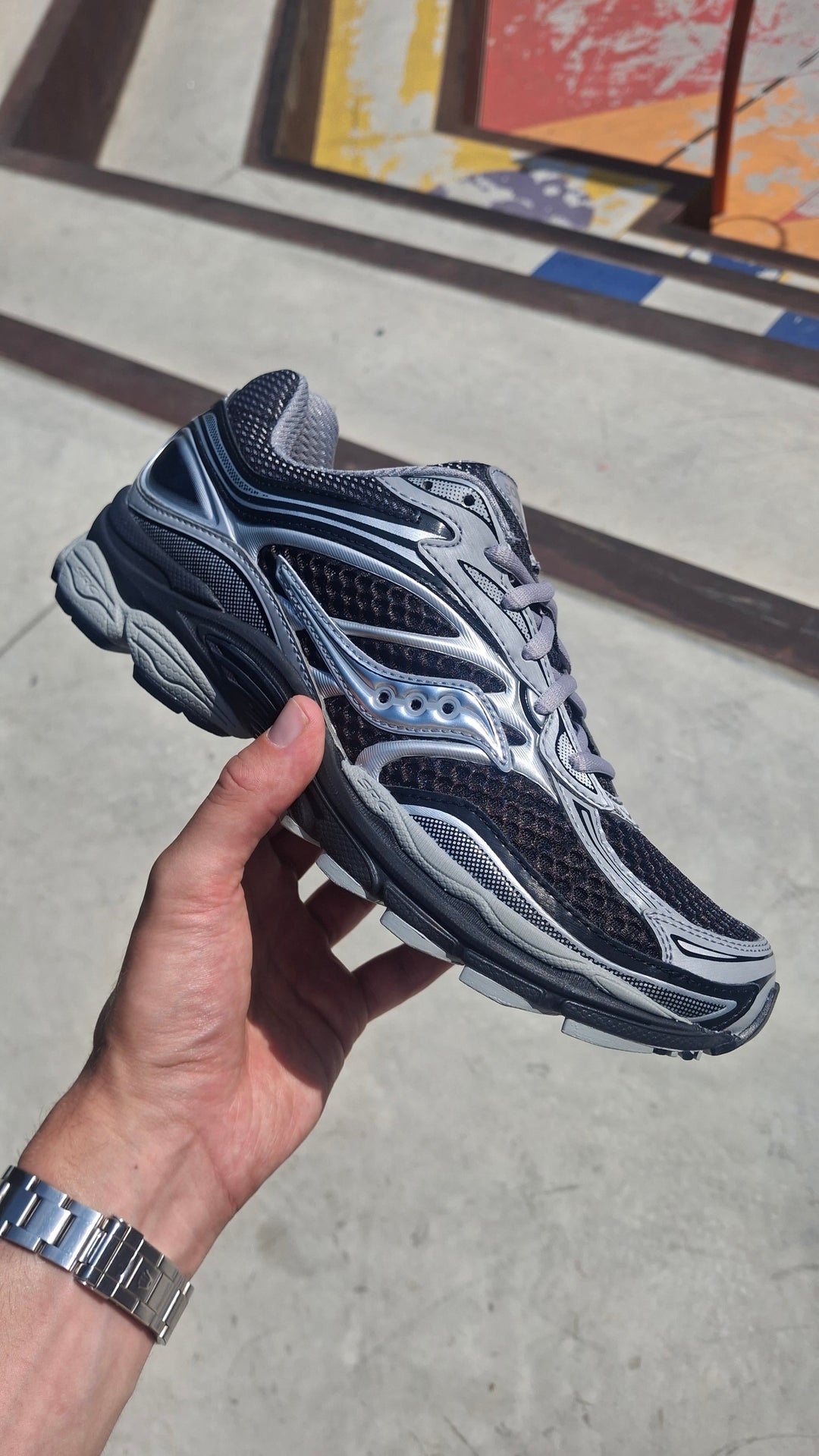 SAUCONY PROGRID OMNI 9 &