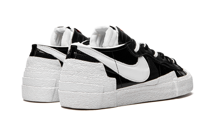 SACAI X NIKE BLAZER LOW BLACK WHITE PATENT
