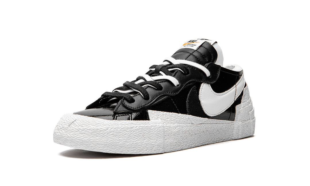 SACAI X NIKE BLAZER LOW BLACK WHITE PATENT