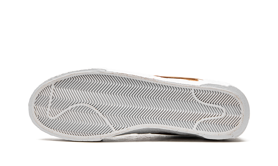SACAI X NIKE BLAZER LOW BRITISH TAN