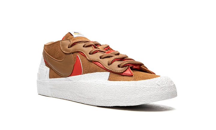 SACAI X NIKE BLAZER LOW BRITISH TAN