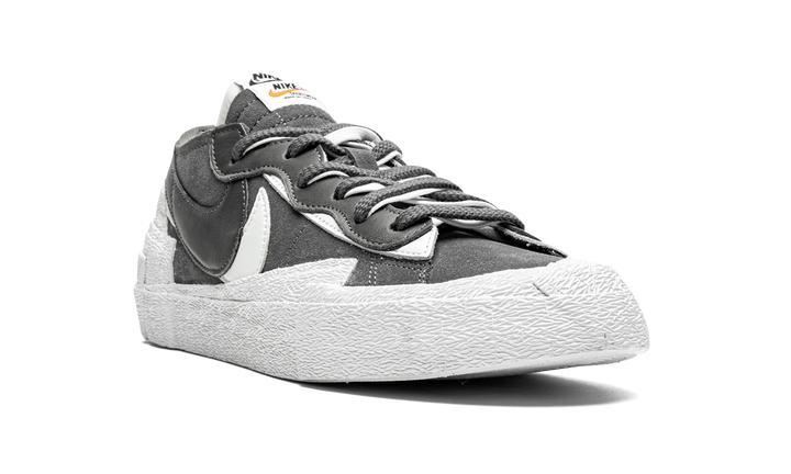SACAI X NIKE BLAZER LOW IRON GREY