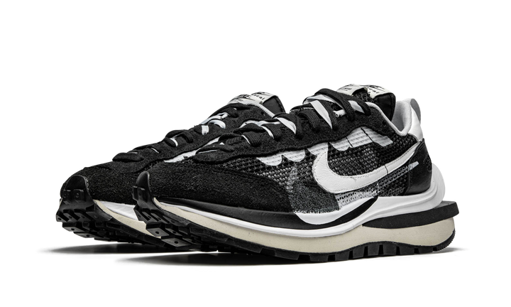 SACAI X NIKE VAPORWAFFLE BLACK WHITE