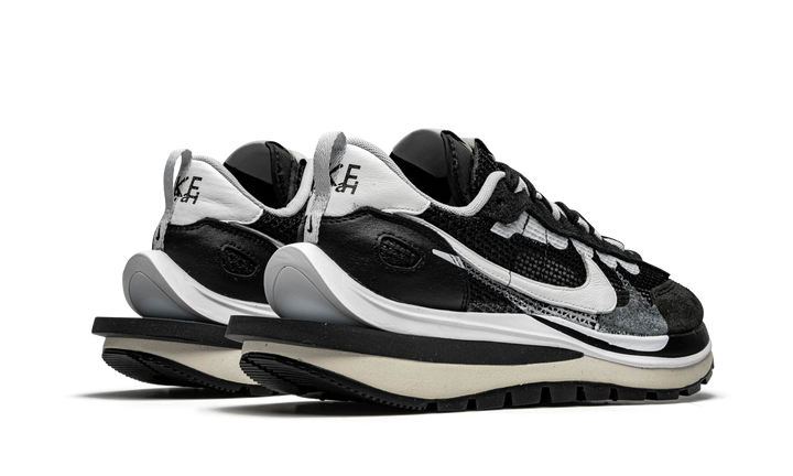 SACAI X NIKE VAPORWAFFLE BLACK WHITE