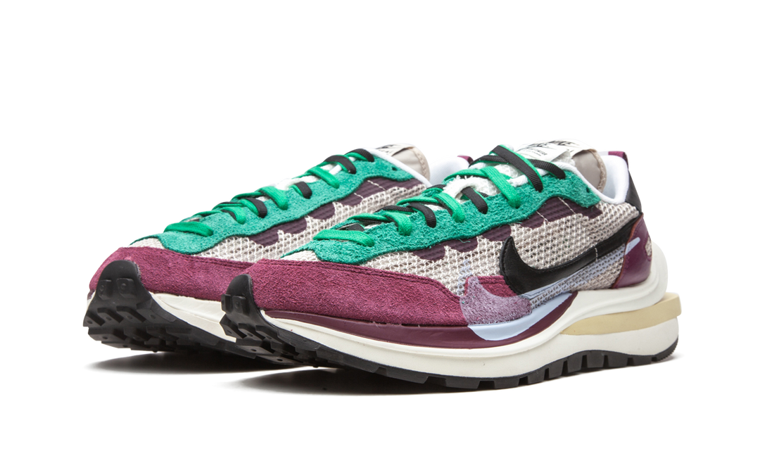 SACAI X NIKE VAPORWAFFLE RED GREEN