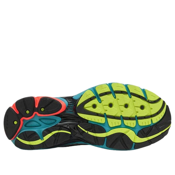 SAUCONY PROGRID OMNI 9 SILVER MUTANT
