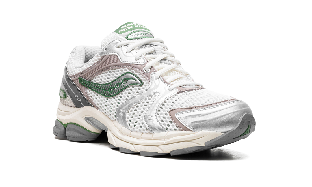 SAUCONY PROGRID TRIUMPH 4 MINTED NY