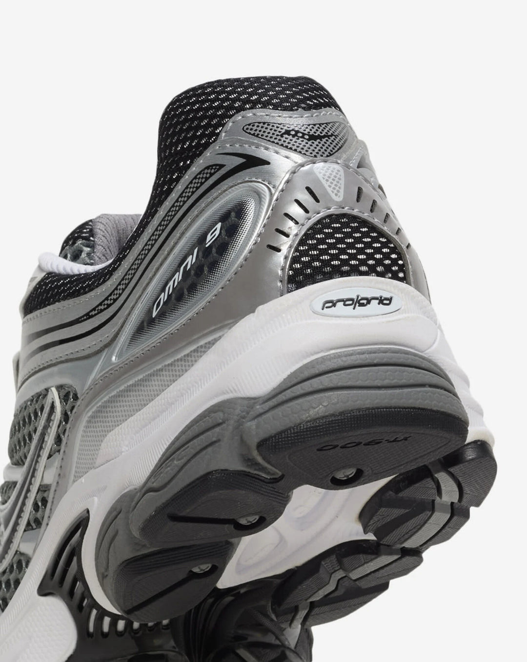 SAUCONY PROGRID OMNI 9 GREY SILVER BLACK