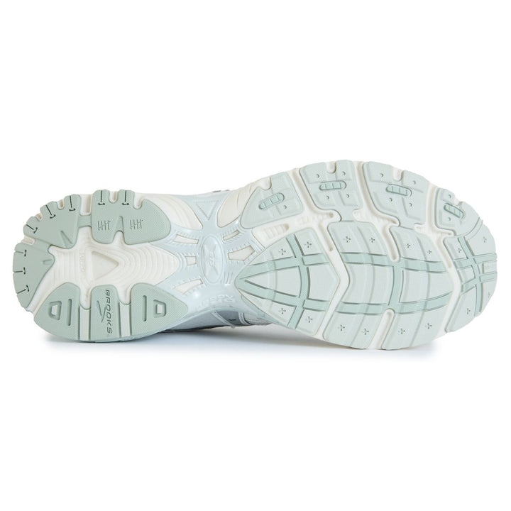 BROOKS ADRENALINE GTS 10 WHITE SILVER — Stock 