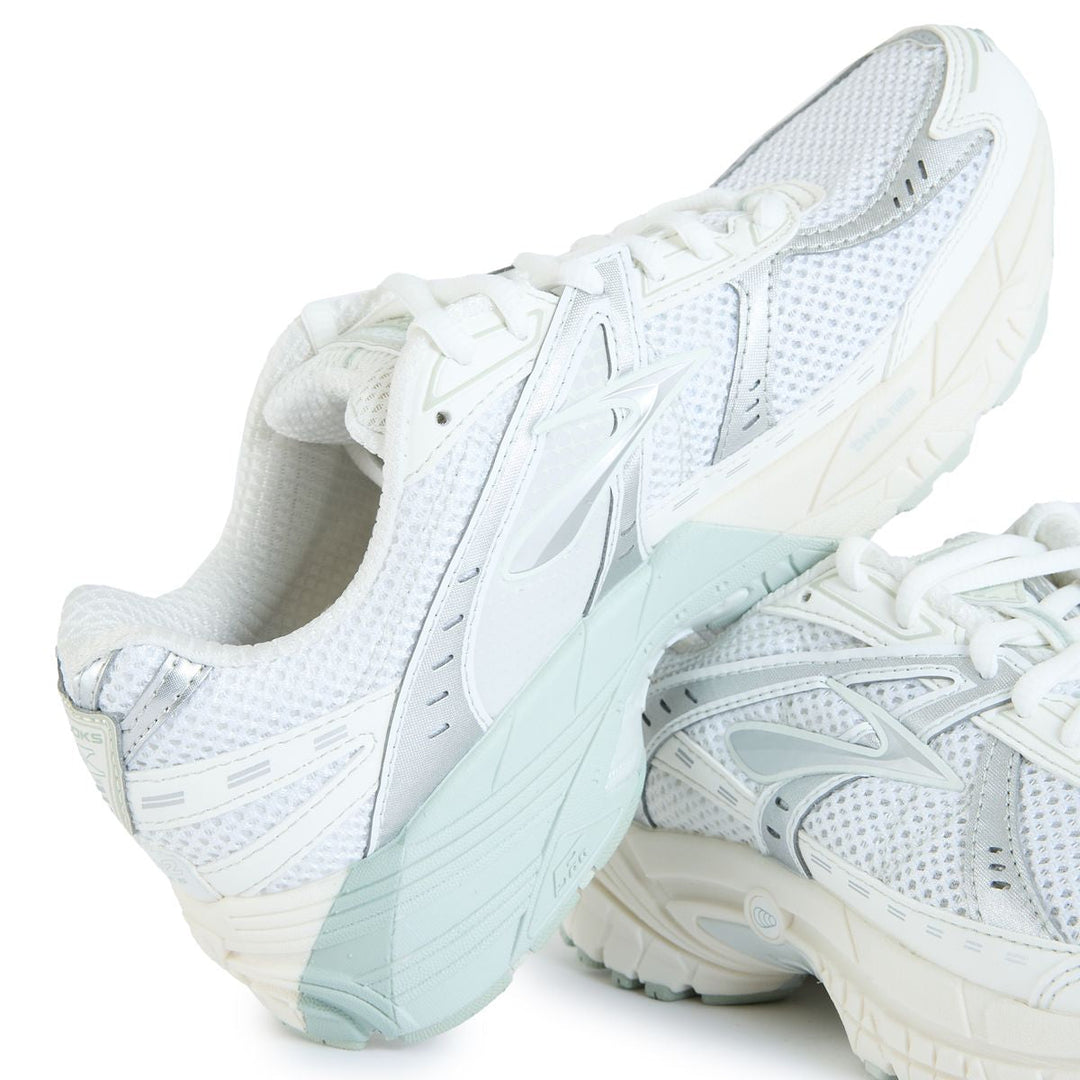 BROOKS ADRENALINE GTS 10 WHITE SILVER