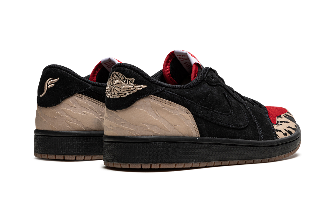 SOLEFLY X AIR JORDAN 1 RETRO LOW CARNIVORE