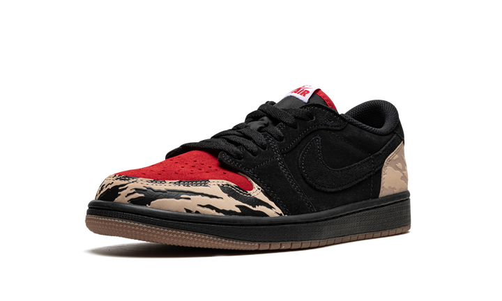 SOLEFLY X AIR JORDAN 1 RETRO LOW CARNIVORE