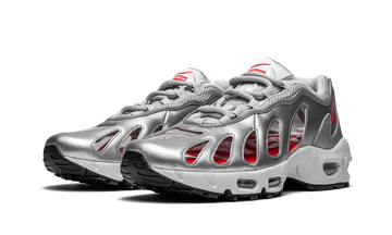 SUPREME X NIKE AIR MAX 96 SILVER BULLET — Stock