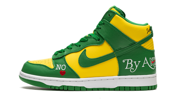 SUPREME X NIKE SB DUNK HIGH BY ANY MEANS BRAZIL — Stock