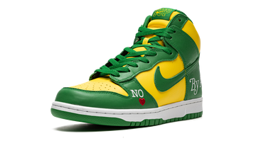 SUPREME X NIKE SB DUNK HIGH BY ANY MEANS BRAZIL — Stock