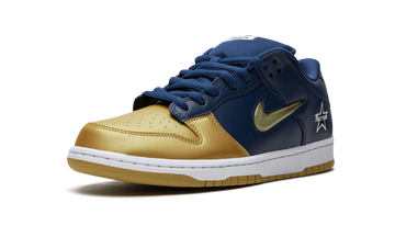 SUPREME X NIKE SB DUNK LOW GOLD NAVY — Stock