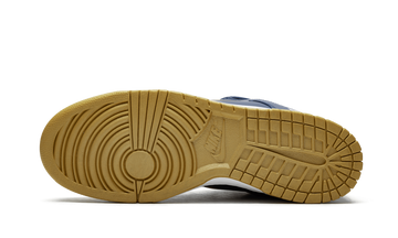 SUPREME X NIKE SB DUNK LOW GOLD NAVY — Stock