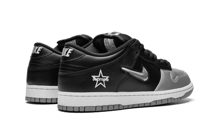 SUPREME X NIKE SB DUNK LOW METALLIC SILVER