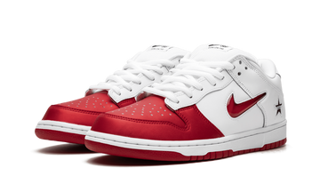 SUPREME X NIKE SB DUNK LOW RED WHITE — Stock