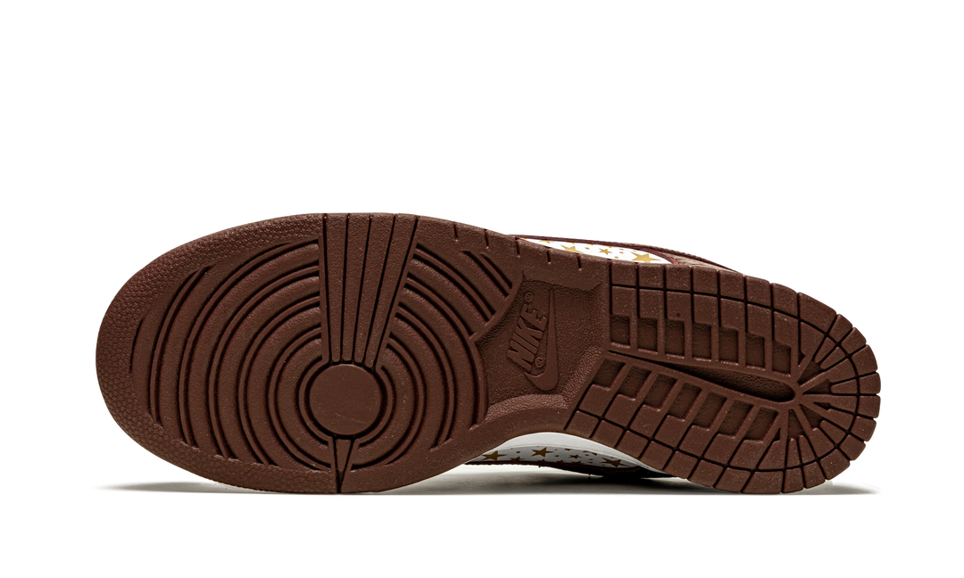 SUPREME X NIKE SB DUNK LOW STARS BARKROOT BROWN