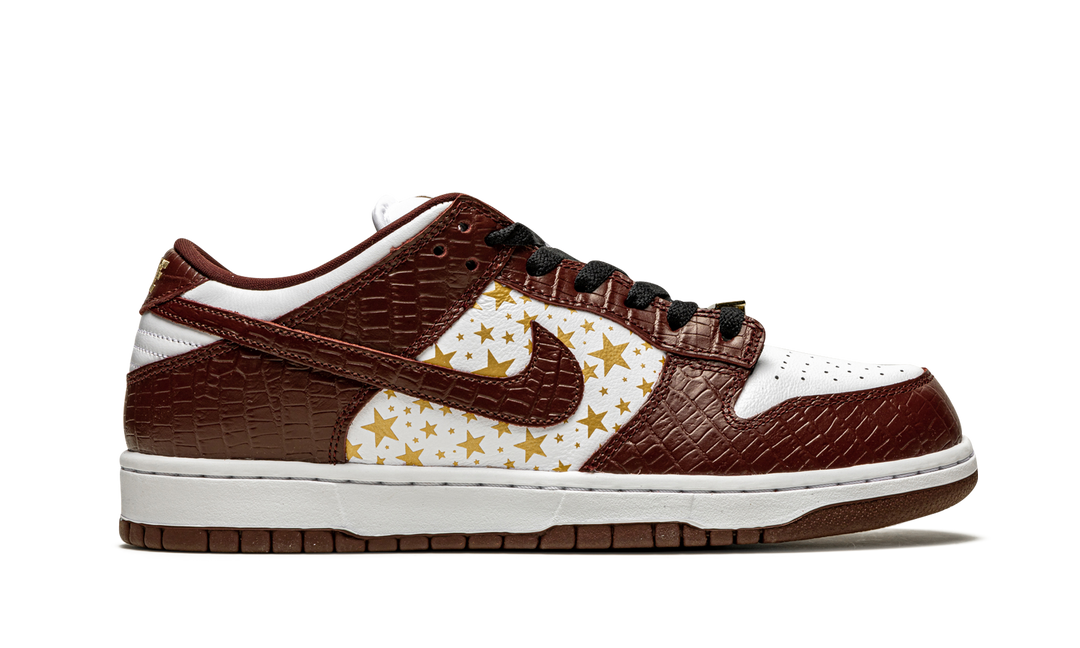 SUPREME X NIKE SB DUNK LOW STARS BARKROOT BROWN