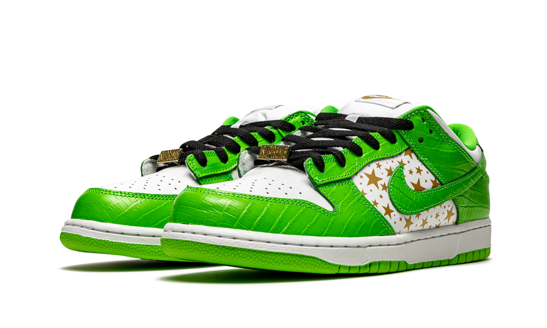 SUPREME X NIKE SB DUNK LOW STARS MEAN GREEN