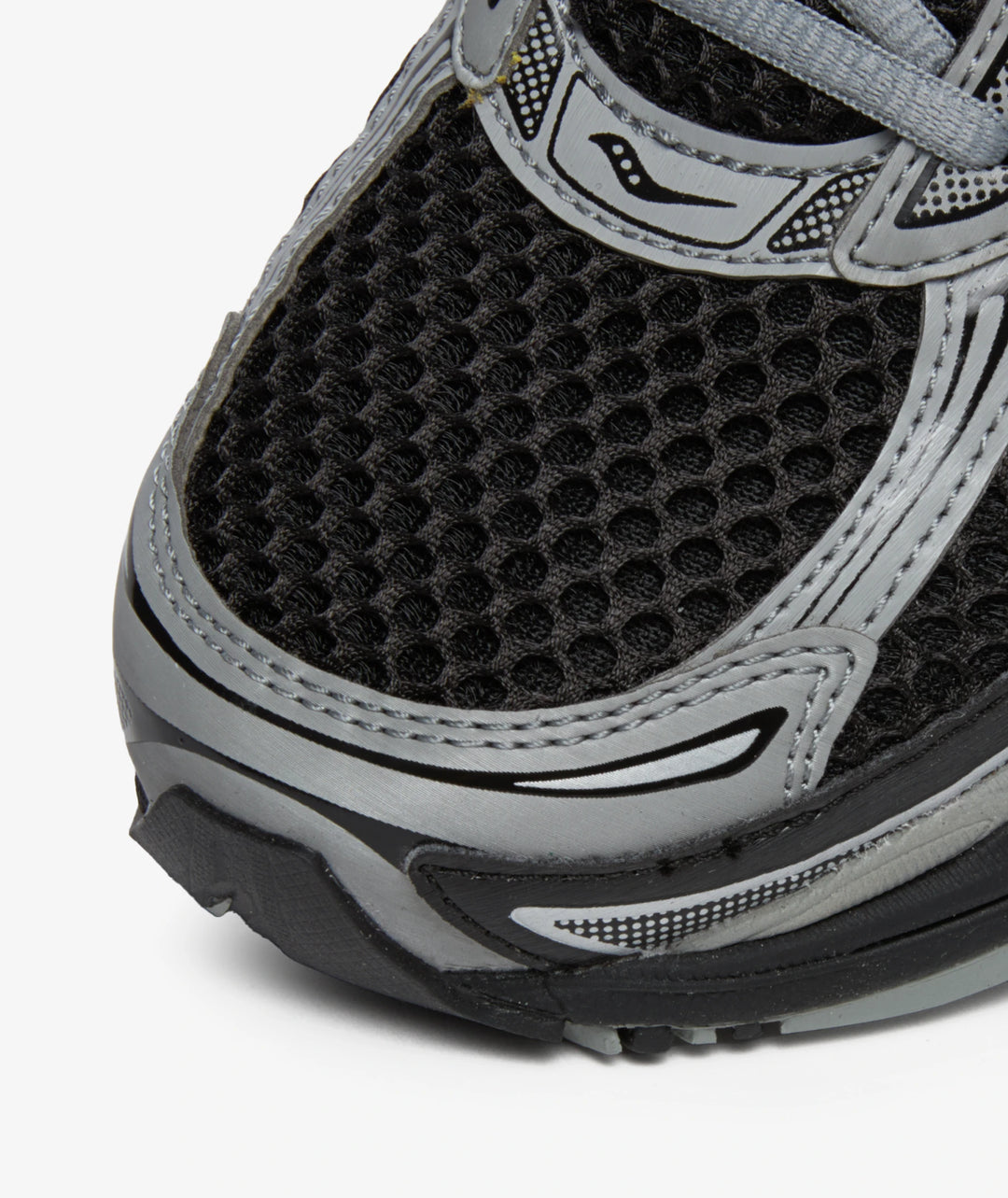 SAUCONY PROGRID OMNI 9 &