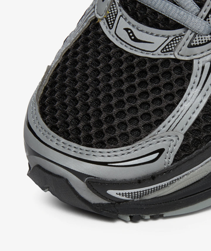 SAUCONY PROGRID OMNI 9 &