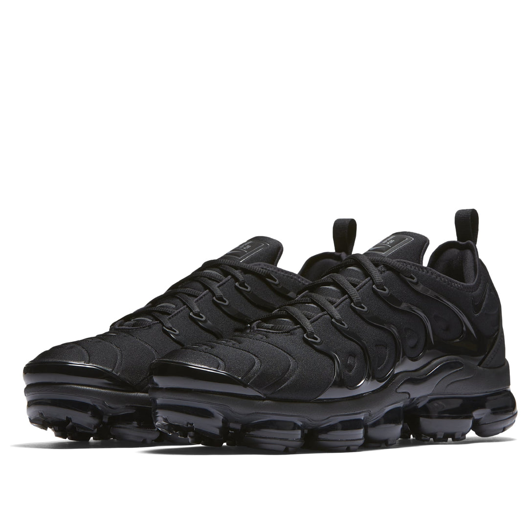 NIKE TRIPLE BLACK AIR VAPORMAX PLUS