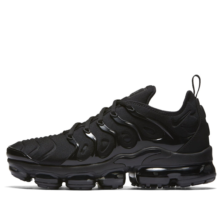NIKE TRIPLE BLACK AIR VAPORMAX PLUS