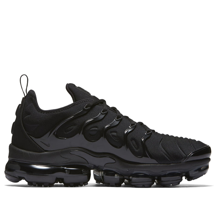 NIKE TRIPLE BLACK AIR VAPORMAX PLUS
