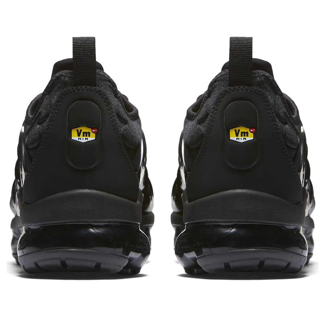 NIKE TRIPLE BLACK AIR VAPORMAX PLUS