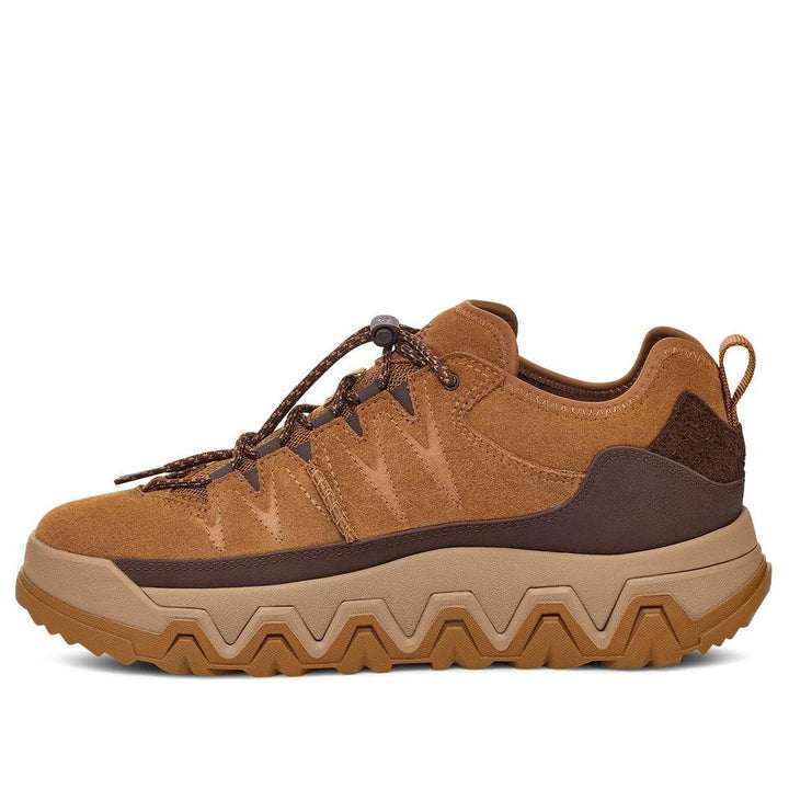UGG CAPTRAIL LOW CHESTNUT