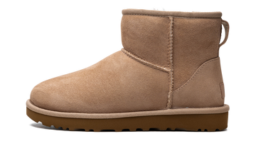 UGG CLASSIC MINI II BOOT SAND WOMENS — Stock