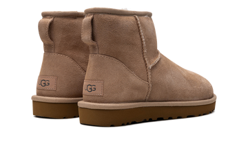 UGG CLASSIC MINI II BOOT SAND WOMENS — Stock