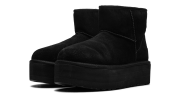 UGG CLASSIC MINI PLATFORM BOOT BLACK (WOMEN'S) — Stock