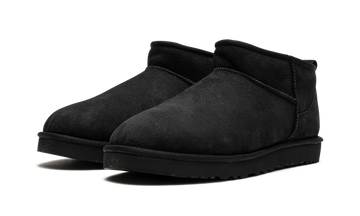 UGG CLASSIC ULTRA MINI BOOT BLACK — Stock