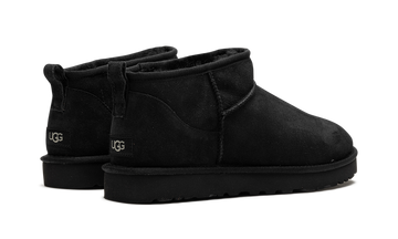 UGG CLASSIC ULTRA MINI BOOT BLACK — Stock