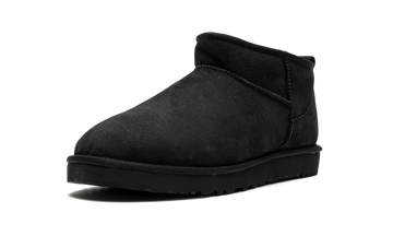 UGG CLASSIC ULTRA MINI BOOT BLACK — Stock
