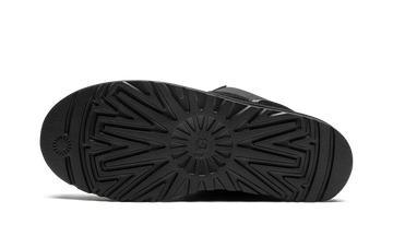 UGG LOWMEL BLACK — Stock