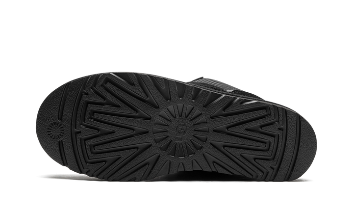 UGG LOWMEL BLACK