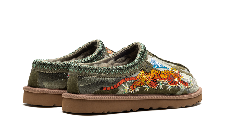 UGG TASMAN SLIPPER PALACE BURNT OLIVE CAMO — Stock 