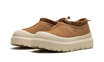 UGG TASMAN WEATHER HYBRID SLIPPER CHESTNUT WHITECAP — Stock