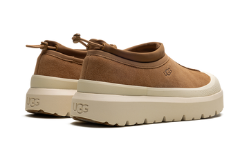 UGG TASMAN WEATHER HYBRID SLIPPER CHESTNUT WHITECAP — Stock