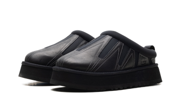 UGG TAZZ SUNWAVE SLIPPER BLACK (WOMEN'S) — Stock