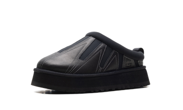 UGG TAZZ SUNWAVE SLIPPER BLACK (WOMEN'S) — Stock