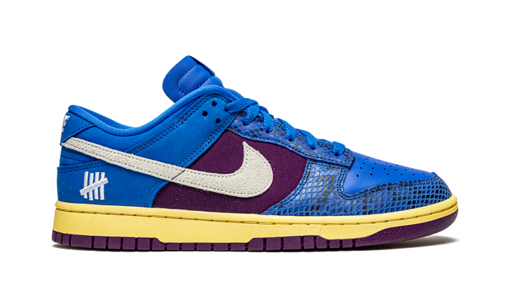 NIKE UNDEFEATED X DUNK LOW SP 5 ON IT
